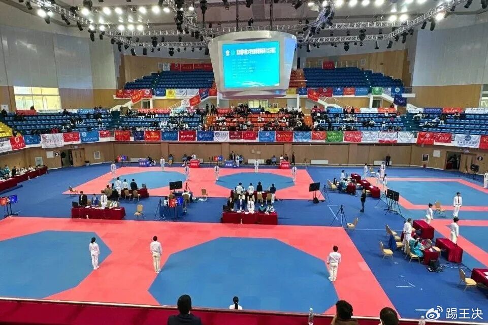 表演执裁赛绩全面开花!踢王决闪耀全国赛 表演执裁赛绩全面开花!踢王决闪耀全国赛